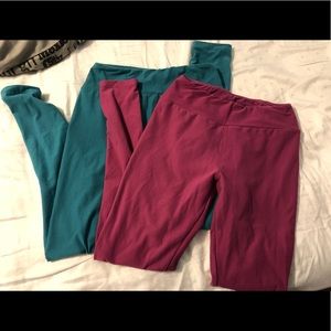 2 pairs is solid LuLaRoe leggings
